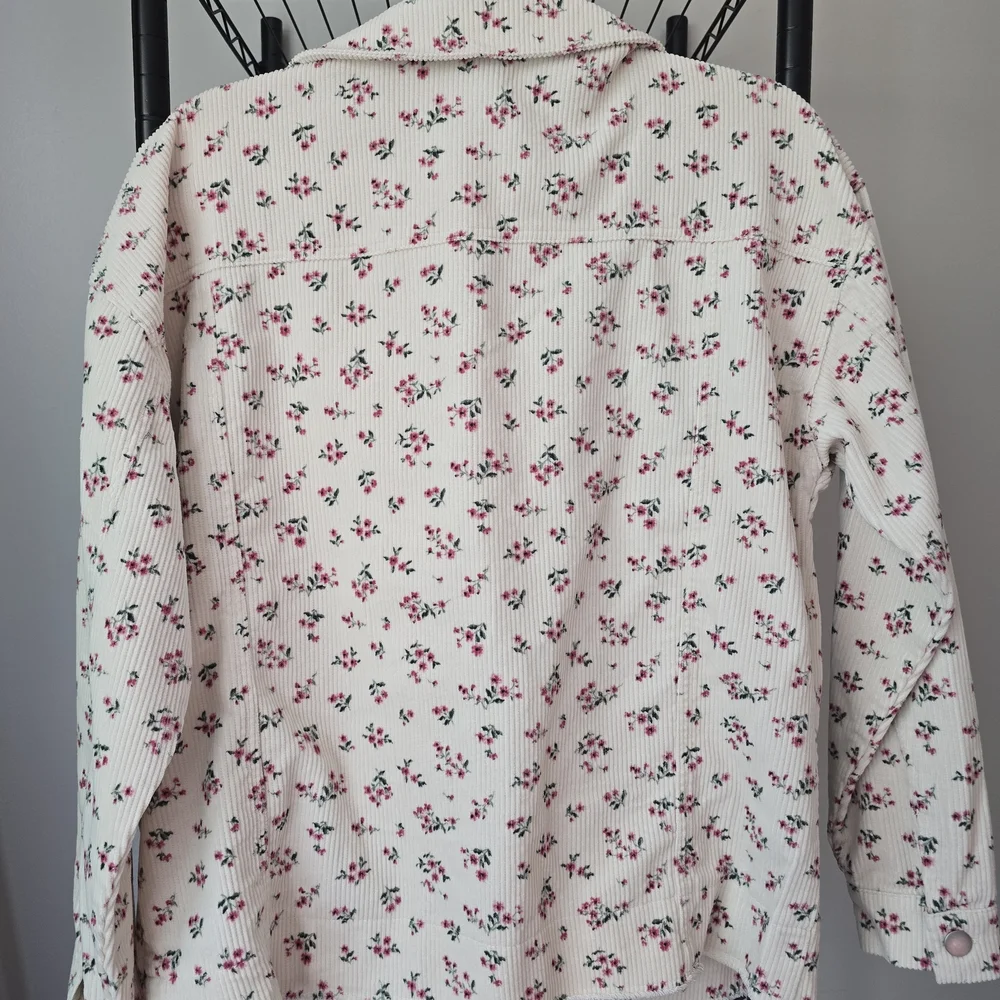 NWT Francescas Pink and Cream Floral Jean Jacket Oversized - Picture 3 of 4